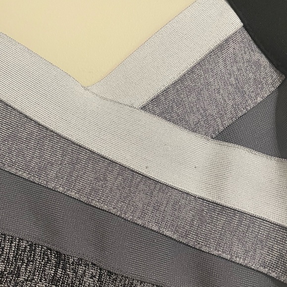 Venus dress try on only removed tag great for hourglass figure - Picture 3 of 5